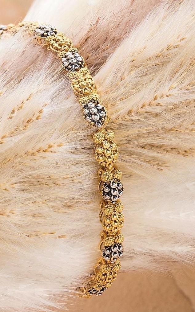 Gold chain link bracelet