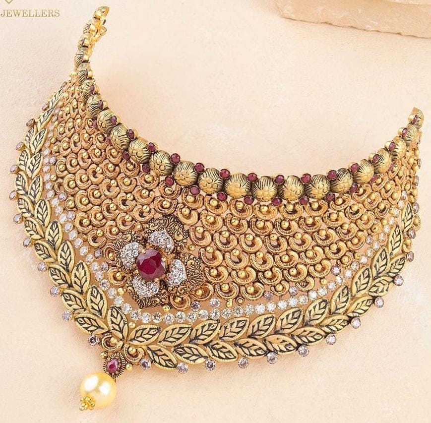 Elegant bridal necklace and earring set