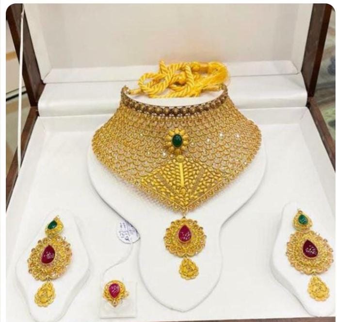 Classic bridal gold set