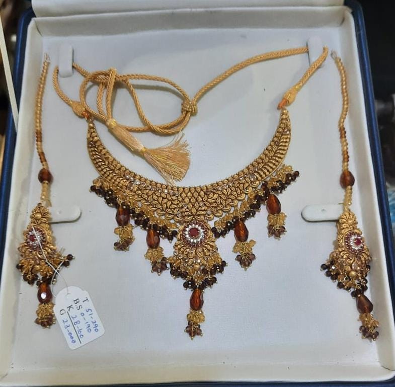 Elegant bridal jewelry suite