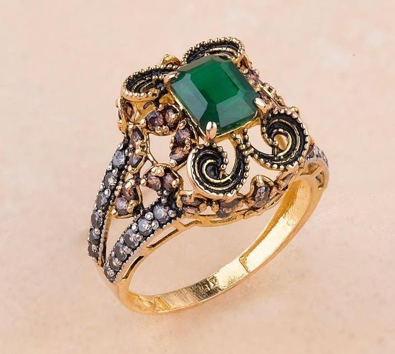 Diamond ring with crown-style setting